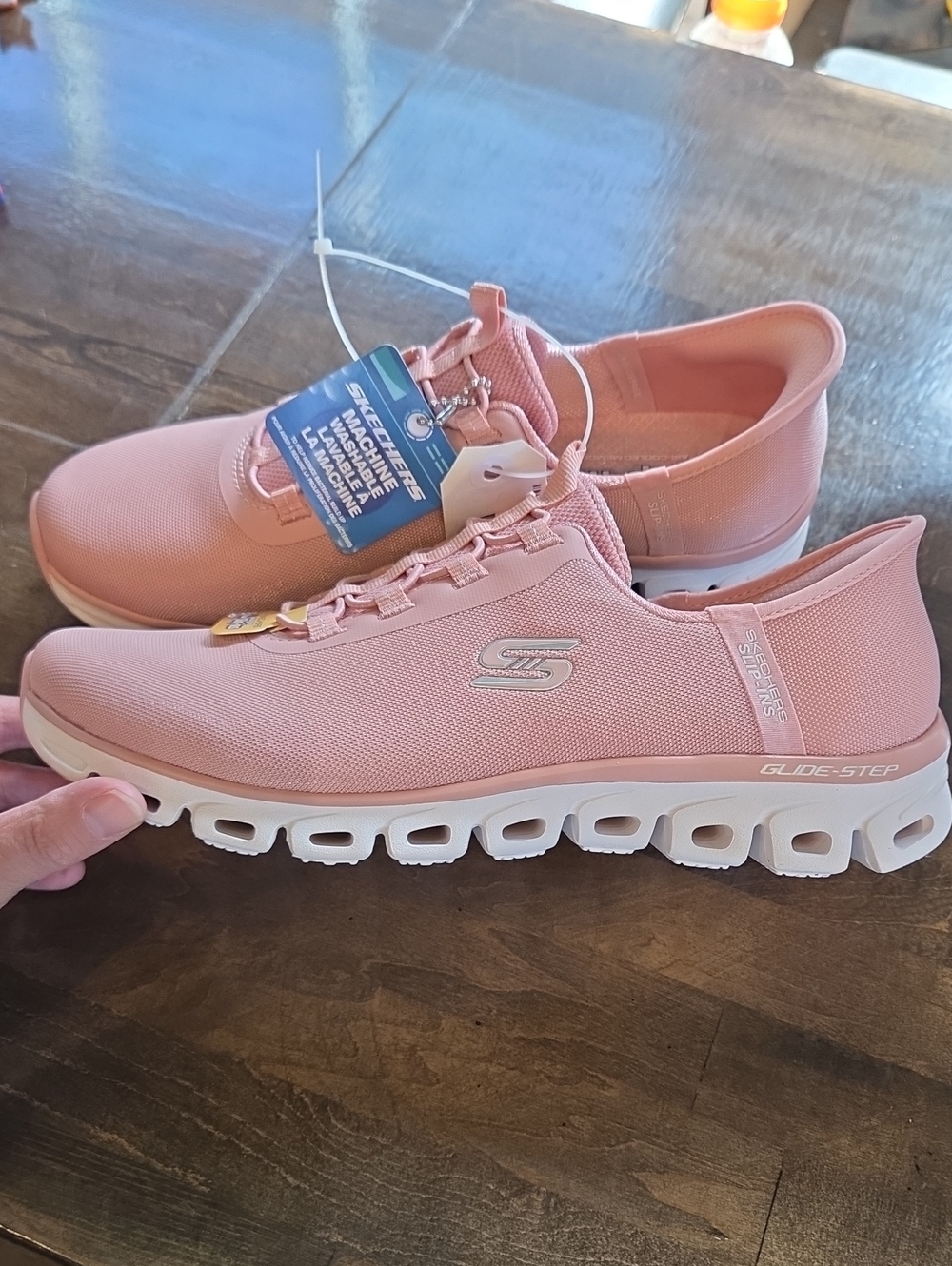 Skechers Size 11 Women's Pink Shiny Slip-In Athletic Sneaker NEW
